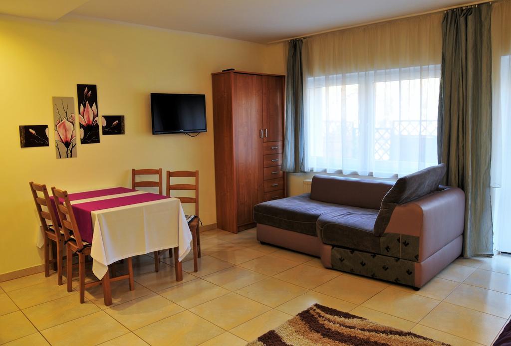 Apartamenty I Pokoje Przy Parku เยเลเนียกูรา ห้อง รูปภาพ