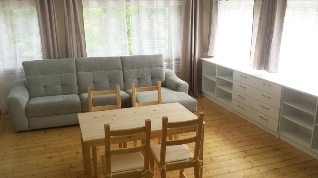 Apartamenty I Pokoje Przy Parku เยเลเนียกูรา ภายนอก รูปภาพ