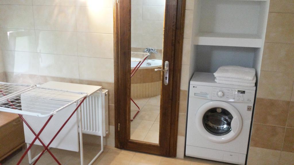 Apartamenty I Pokoje Przy Parku เยเลเนียกูรา ภายนอก รูปภาพ