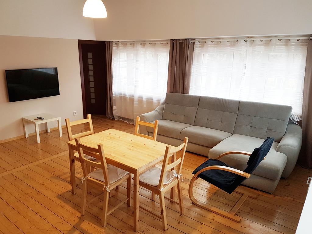 Apartamenty I Pokoje Przy Parku เยเลเนียกูรา ภายนอก รูปภาพ