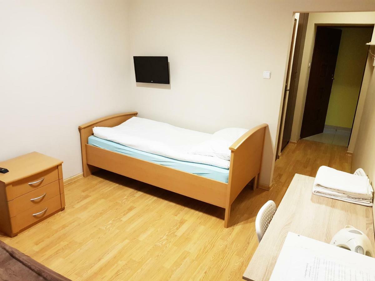 Apartamenty I Pokoje Przy Parku เยเลเนียกูรา ภายนอก รูปภาพ